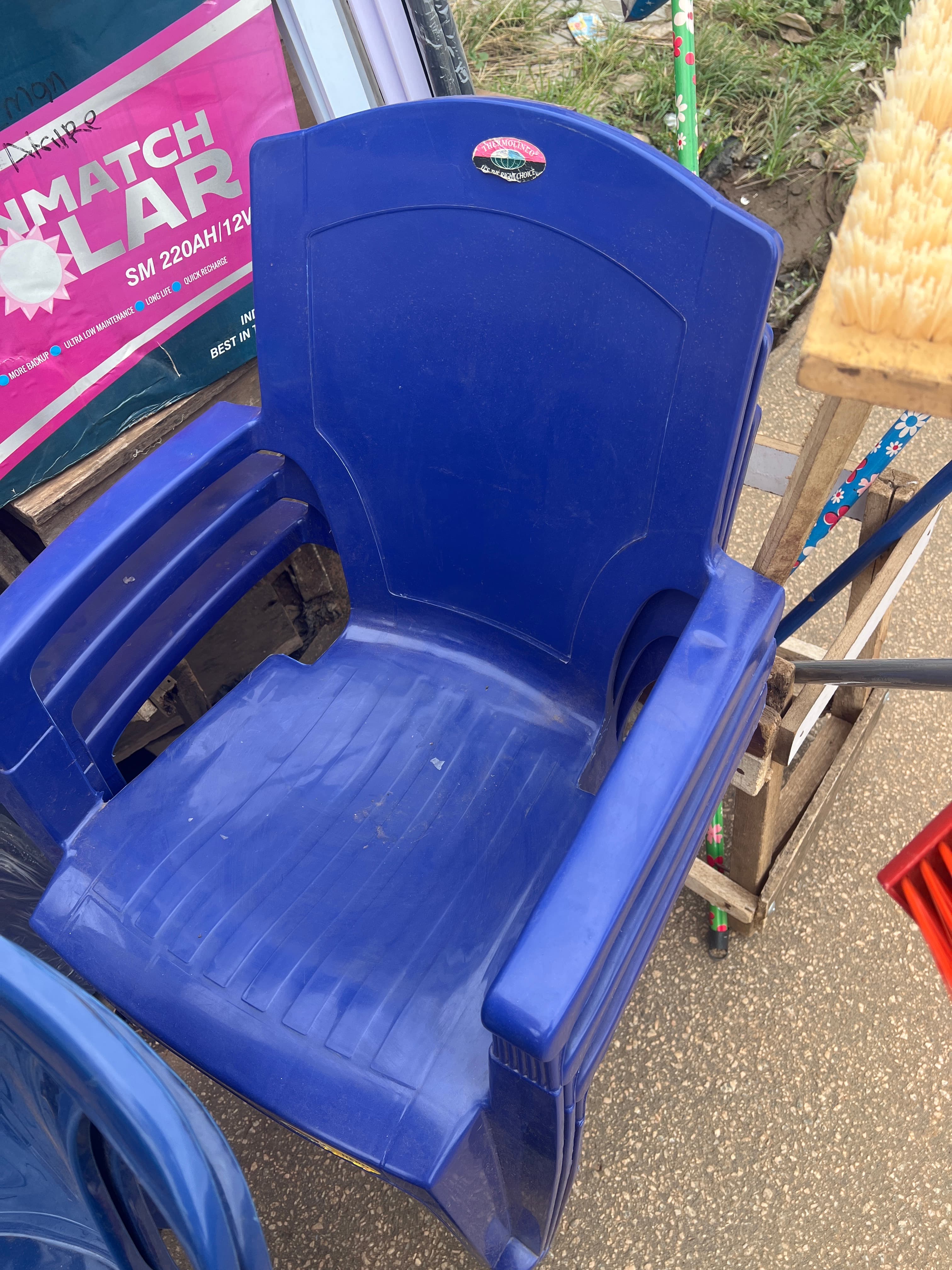 Arm rest plastic chair